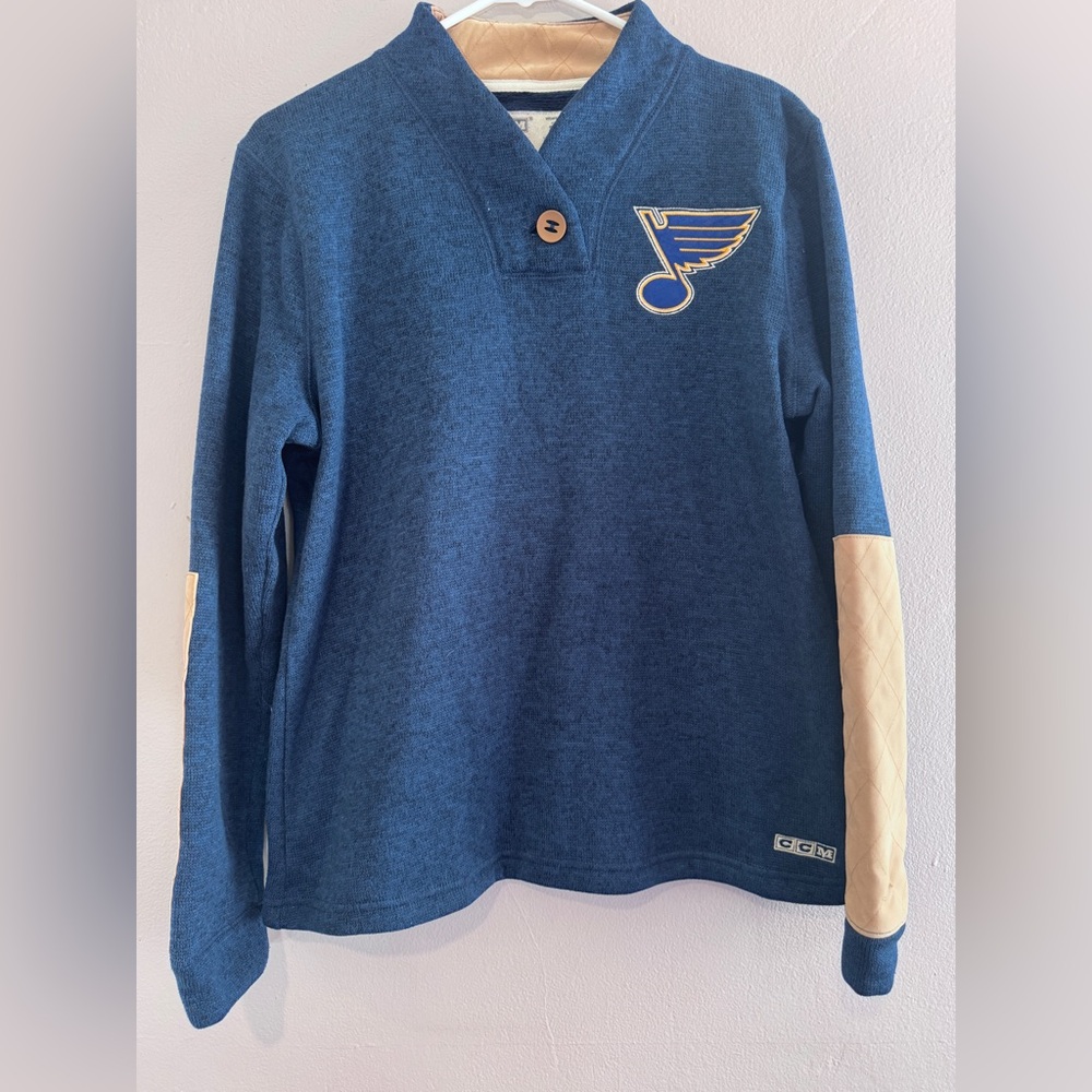 CCM Women's Navy and Beige Sweater St. Louis Blues blues pullover Sz M